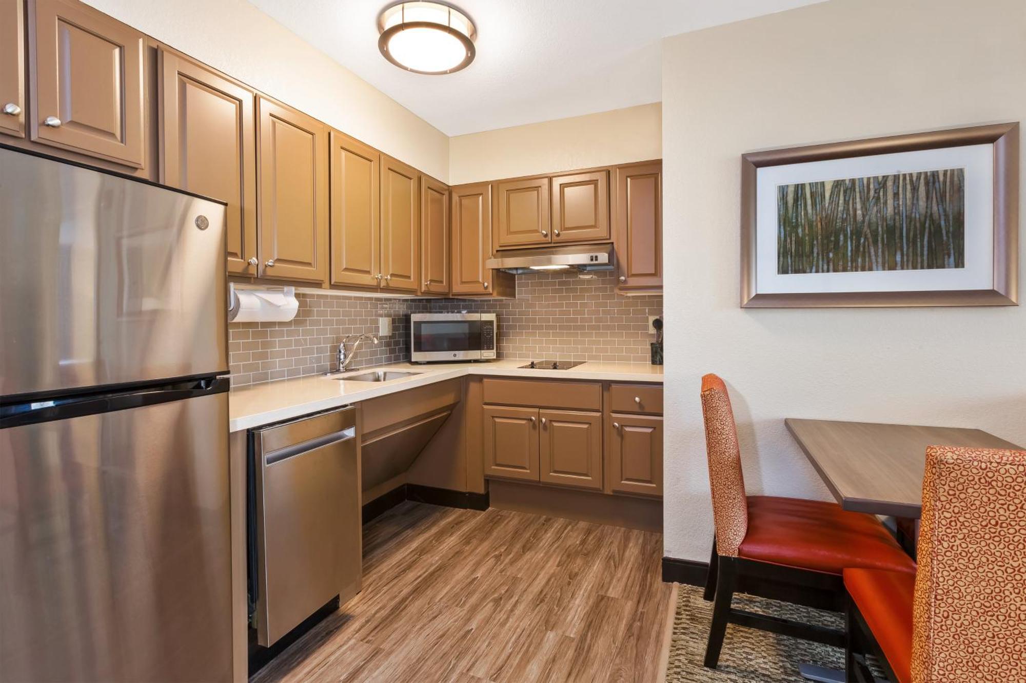 Two-Bedroom Suite Hearing Accessible or Non-Smoking,1027853980:JPEG