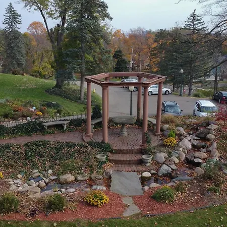 Henderson Castle Inn-3